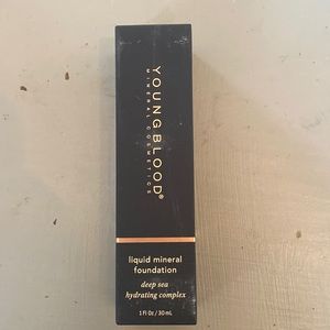 Youngblood Liquid Mineral Foundation
